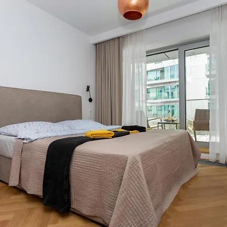 Yacht Park Marina 公寓 *