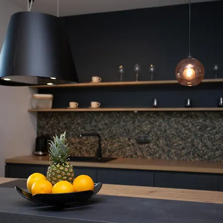 Yacht Park Marina 格丁尼亚